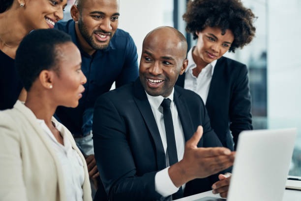 Crafting <br/>Connections <br/><span class="italic font-light">since 2006</span>